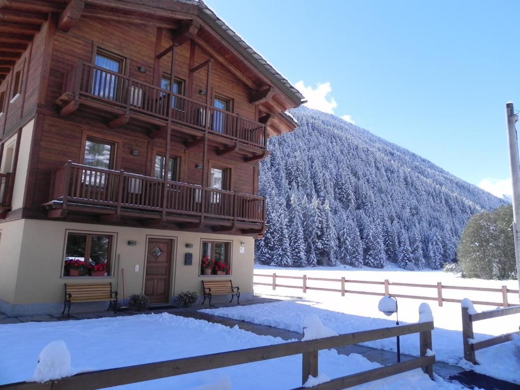 Villa Americana Chambres D'Hotes Champoluc Exterior foto